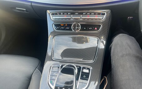 Mercedes-Benz E-Класс, 2019 год, 3 150 000 рублей, 28 фотография