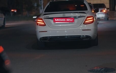 Mercedes-Benz E-Класс, 2019 год, 3 150 000 рублей, 39 фотография