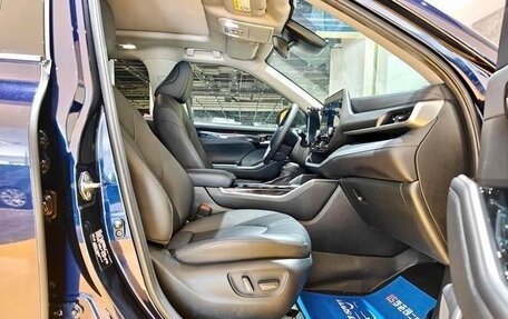 Toyota Highlander, 2022 год, 3 650 000 рублей, 12 фотография