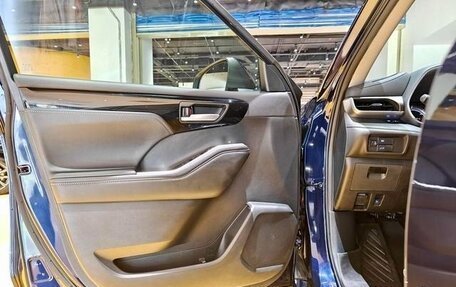Toyota Highlander, 2022 год, 3 650 000 рублей, 14 фотография