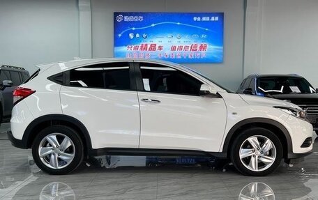 Honda Vezel, 2022 год, 1 200 000 рублей, 3 фотография