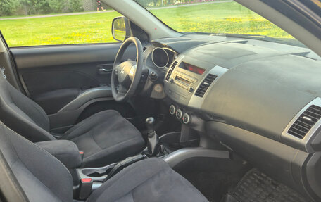 Mitsubishi Outlander III рестайлинг 3, 2008 год, 885 000 рублей, 27 фотография
