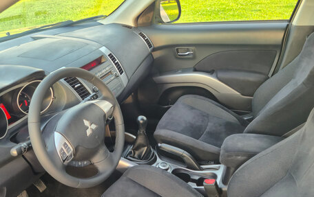 Mitsubishi Outlander III рестайлинг 3, 2008 год, 885 000 рублей, 37 фотография