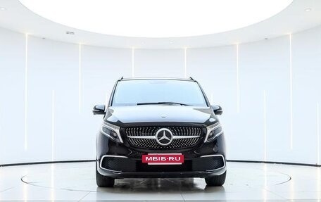 Mercedes-Benz V-Класс, 2022 год, 4 400 000 рублей, 2 фотография