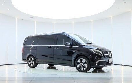 Mercedes-Benz V-Класс, 2022 год, 4 400 000 рублей, 3 фотография