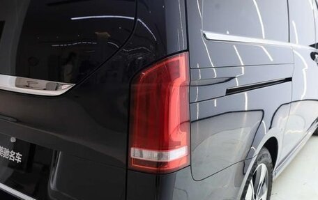 Mercedes-Benz V-Класс, 2022 год, 4 400 000 рублей, 9 фотография