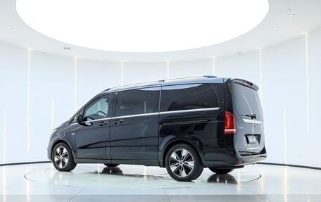 Mercedes-Benz V-Класс, 2022 год, 4 400 000 рублей, 7 фотография
