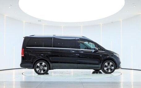 Mercedes-Benz V-Класс, 2022 год, 4 400 000 рублей, 4 фотография