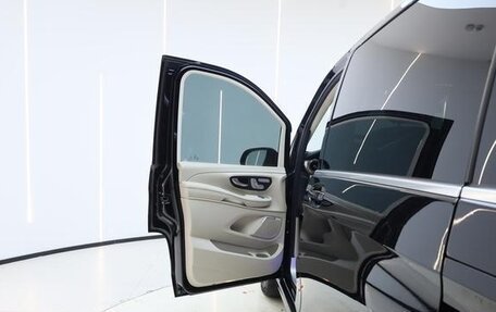 Mercedes-Benz V-Класс, 2022 год, 4 400 000 рублей, 15 фотография