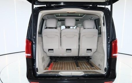 Mercedes-Benz V-Класс, 2022 год, 4 400 000 рублей, 11 фотография
