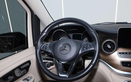 Mercedes-Benz V-Класс, 2022 год, 4 400 000 рублей, 20 фотография