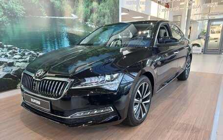 Skoda Superb III рестайлинг, 2024 год, 3 800 000 рублей, 2 фотография
