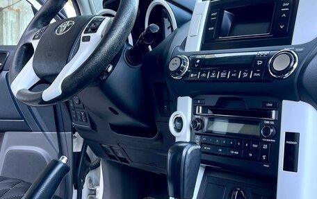 Toyota Land Cruiser Prado 150 рестайлинг 2, 2012 год, 3 000 000 рублей, 6 фотография