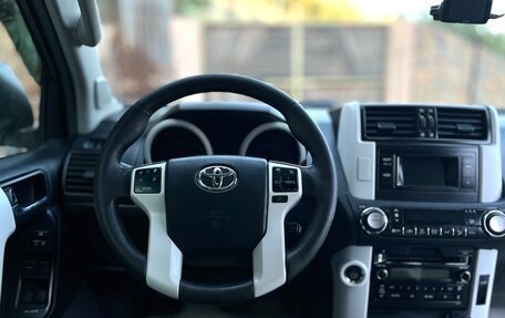 Toyota Land Cruiser Prado 150 рестайлинг 2, 2012 год, 3 000 000 рублей, 7 фотография