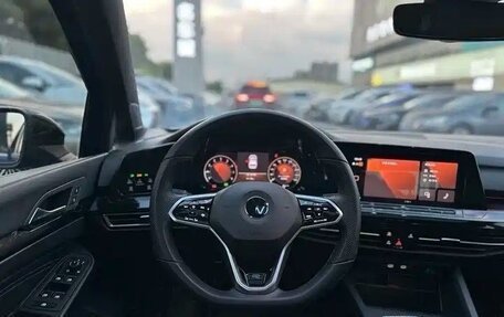 Volkswagen Golf VIII, 2021 год, 1 820 000 рублей, 8 фотография