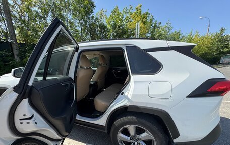 Toyota RAV4, 2020 год, 2 950 000 рублей, 4 фотография