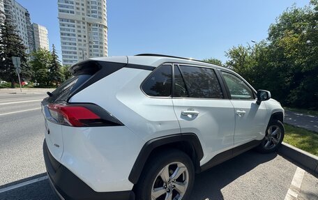 Toyota RAV4, 2020 год, 2 950 000 рублей, 3 фотография