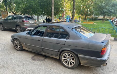 BMW 5 серия, 1992 год, 370 000 рублей, 14 фотография