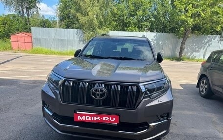 Toyota Land Cruiser Prado 150 рестайлинг 2, 2018 год, 4 350 000 рублей, 2 фотография