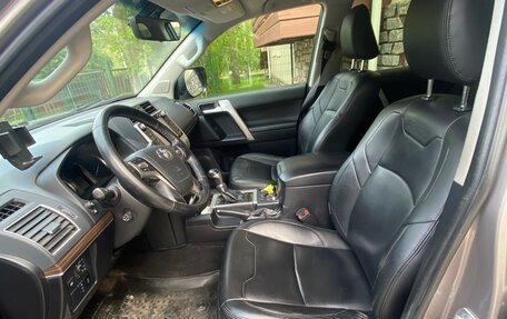Toyota Land Cruiser Prado 150 рестайлинг 2, 2018 год, 4 350 000 рублей, 8 фотография
