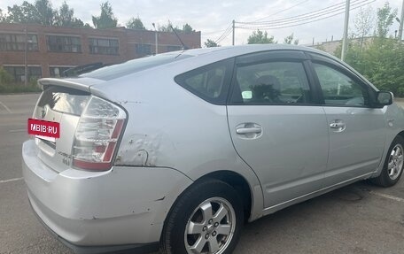 Toyota Prius, 2006 год, 500 000 рублей, 5 фотография
