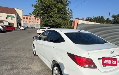 Hyundai Solaris II рестайлинг, 2015 год, 1 000 000 рублей, 4 фотография