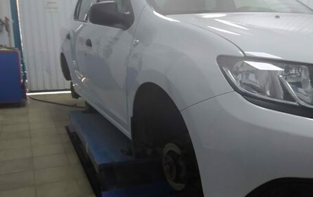 Renault Logan II, 2015 год, 759 000 рублей, 18 фотография
