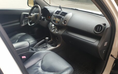 Toyota RAV4, 2011 год, 1 690 000 рублей, 8 фотография