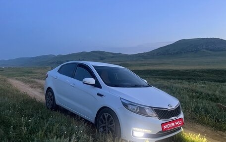 KIA Rio III рестайлинг, 2017 год, 1 359 000 рублей, 2 фотография