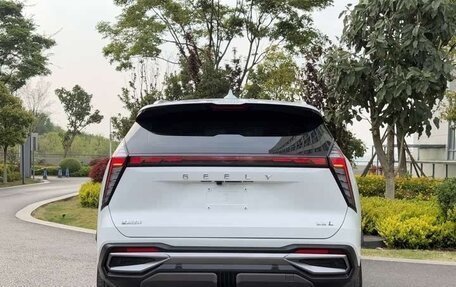 Geely Atlas, 2022 год, 1 670 000 рублей, 4 фотография