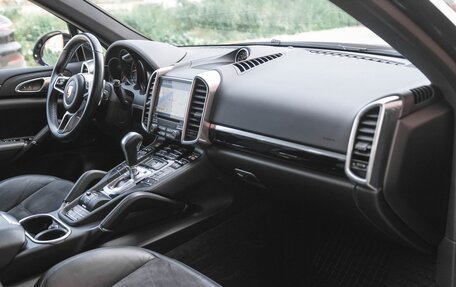 Porsche Cayenne III, 2017 год, 3 999 000 рублей, 14 фотография