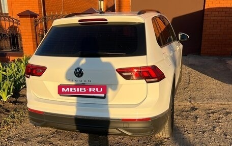 Volkswagen Tiguan II, 2021 год, 2 745 000 рублей, 7 фотография
