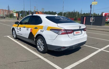 Toyota Camry, 2019 год, 1 800 000 рублей, 7 фотография