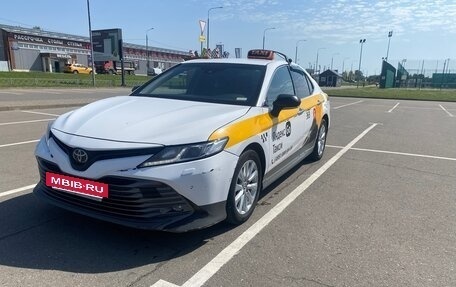 Toyota Camry, 2019 год, 1 800 000 рублей, 8 фотография