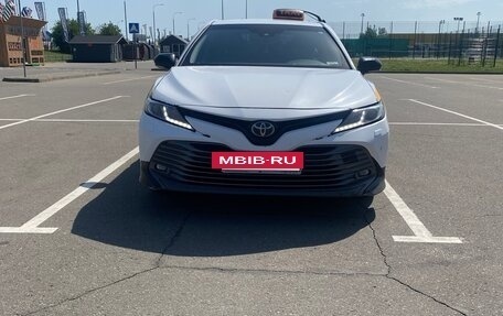 Toyota Camry, 2019 год, 1 800 000 рублей, 9 фотография