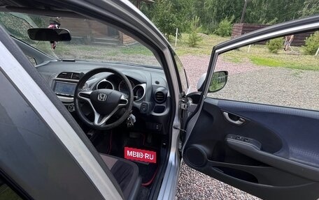 Honda Fit III, 2009 год, 650 000 рублей, 11 фотография