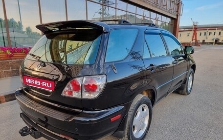 Lexus RX IV рестайлинг, 2001 год, 900 000 рублей, 3 фотография