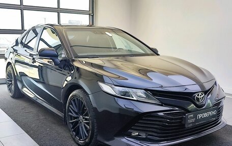 Toyota Camry, 2018 год, 2 210 000 рублей, 3 фотография