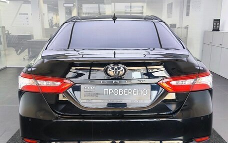 Toyota Camry, 2018 год, 2 210 000 рублей, 6 фотография