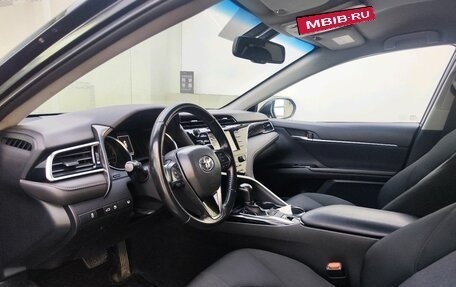 Toyota Camry, 2018 год, 2 210 000 рублей, 16 фотография