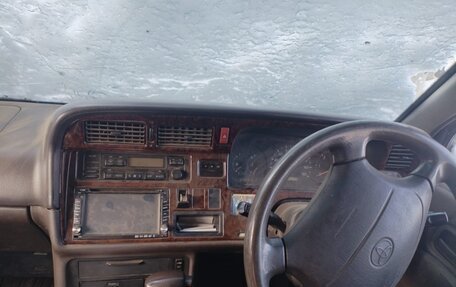 Toyota HiAce H100, 1997 год, 650 000 рублей, 8 фотография