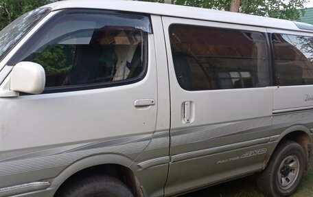 Toyota HiAce H100, 1997 год, 650 000 рублей, 13 фотография