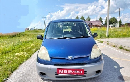 Toyota FunCargo, 2000 год, 450 000 рублей, 2 фотография