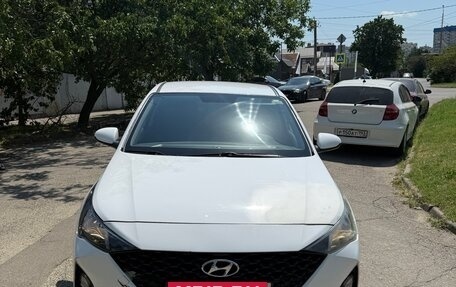Hyundai Solaris II рестайлинг, 2021 год, 1 290 000 рублей, 4 фотография