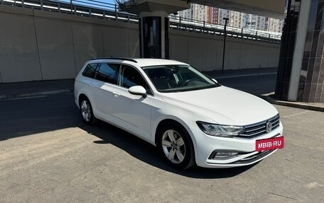 Volkswagen Passat B8 рестайлинг, 2020 год, 2 190 000 рублей, 3 фотография