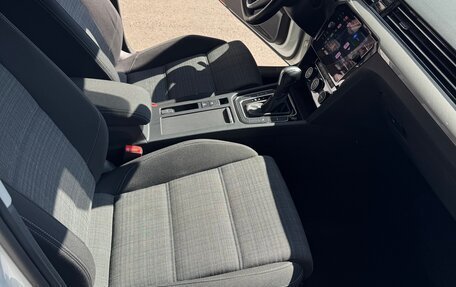Volkswagen Passat B8 рестайлинг, 2020 год, 2 190 000 рублей, 15 фотография