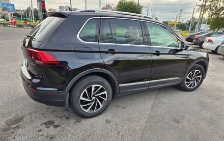 Volkswagen Tiguan II, 2018 год, 2 350 000 рублей, 2 фотография