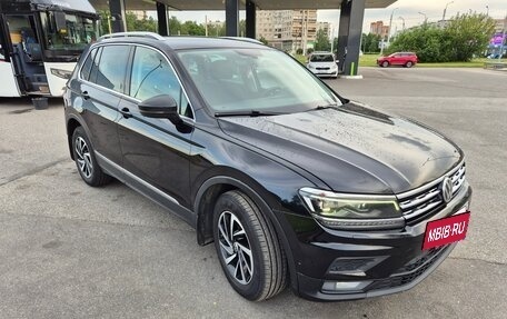 Volkswagen Tiguan II, 2018 год, 2 350 000 рублей, 3 фотография