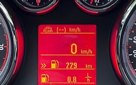 Opel Astra J, 2013 год, 930 000 рублей, 15 фотография
