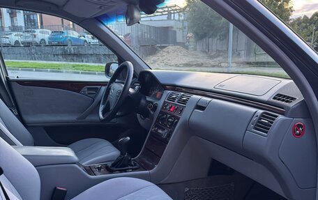 Mercedes-Benz E-Класс, 1999 год, 499 000 рублей, 25 фотография